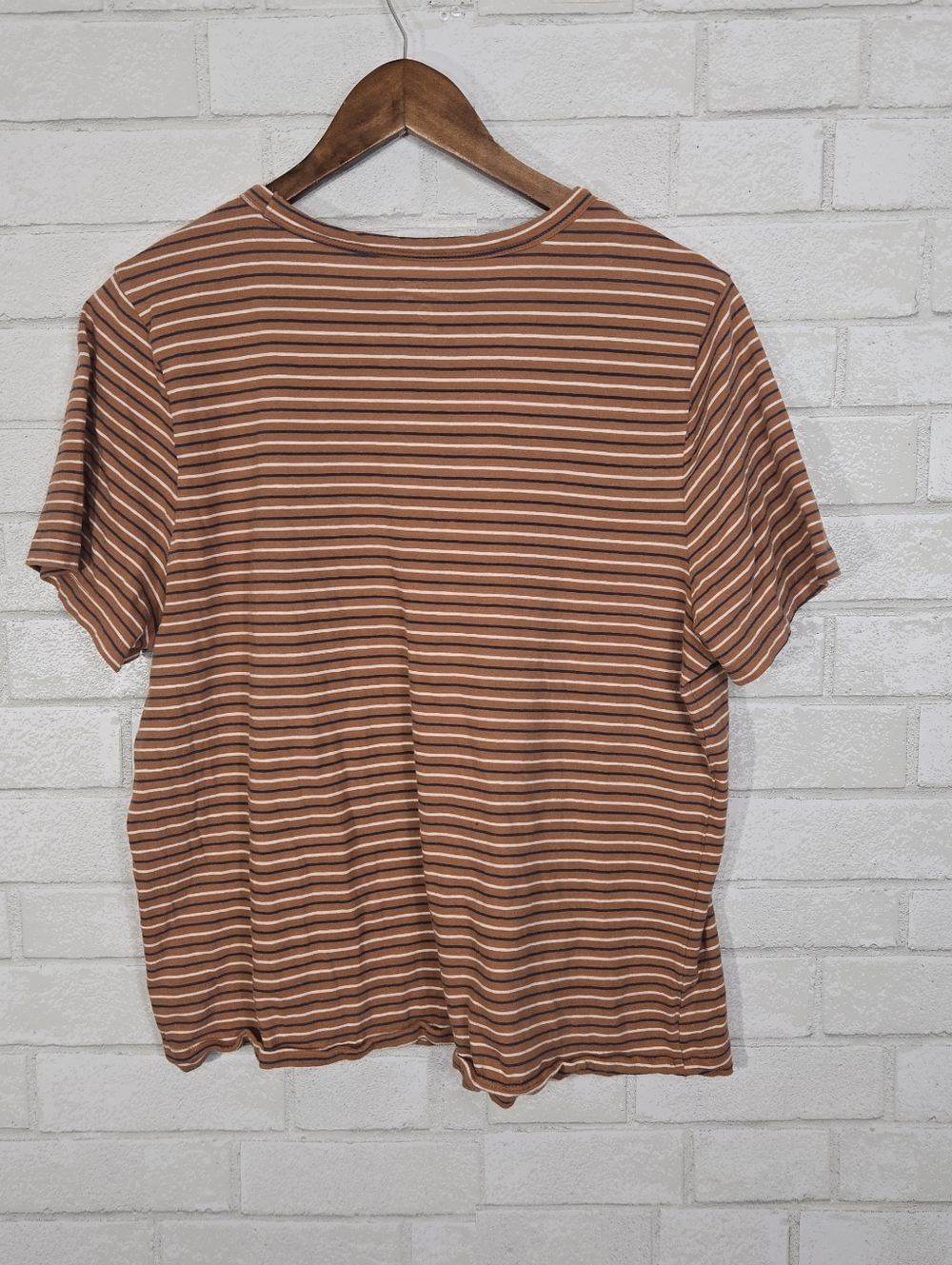 Universal Thread stripe tee - Picture 10 of 11